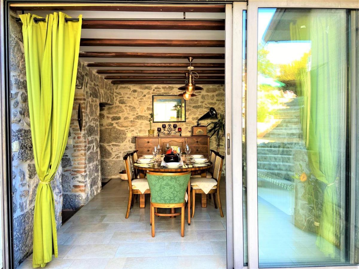 Villa Salvia - Holiday House With Pool - Jurdani Ngoại thất bức ảnh