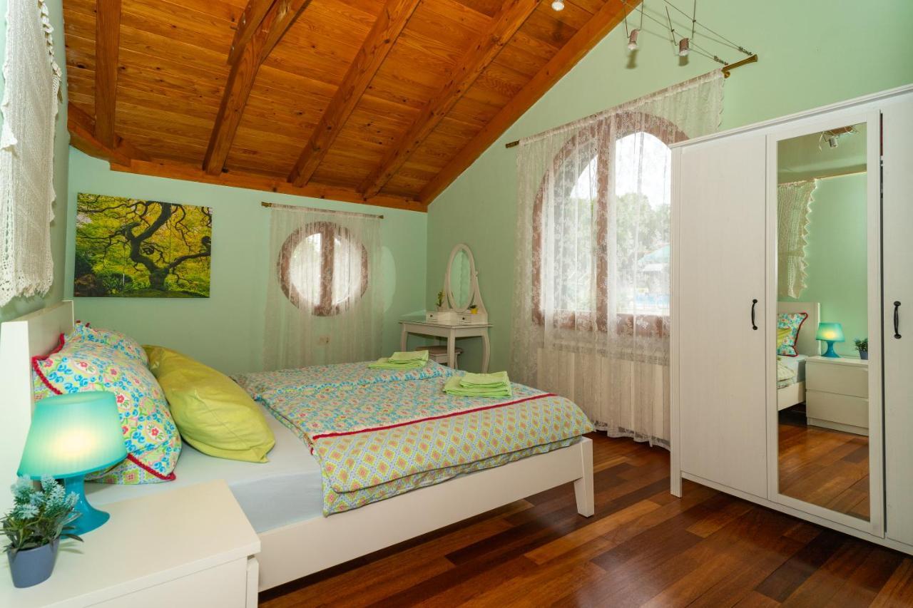 Villa Salvia - Holiday House With Pool - Jurdani Ngoại thất bức ảnh