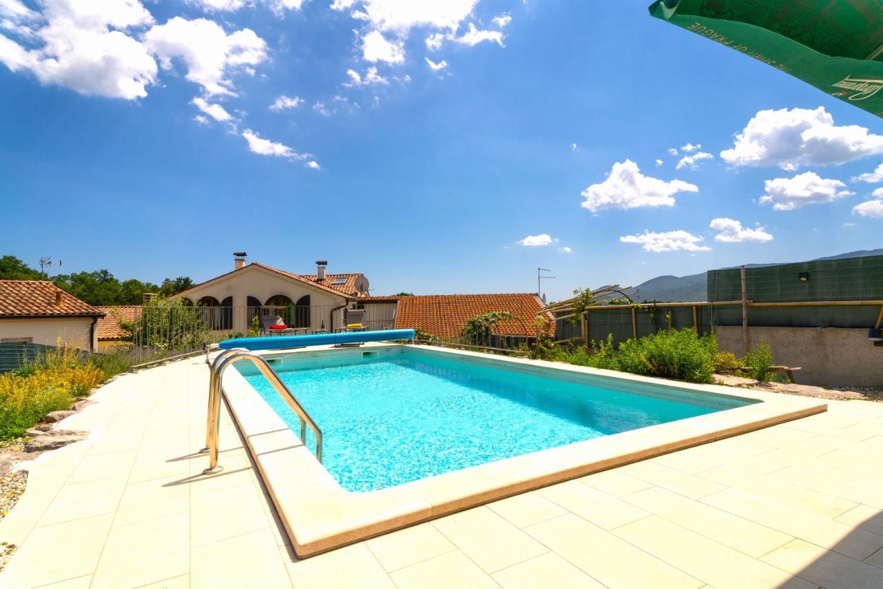 Villa Salvia - Holiday House With Pool - Jurdani Ngoại thất bức ảnh